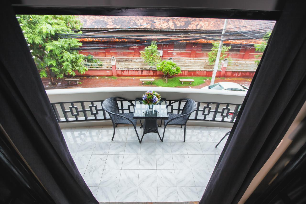 The Share Phnom Penh Hostel Bagian luar foto