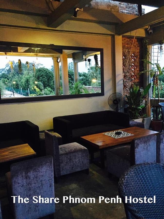 The Share Phnom Penh Hostel Bagian luar foto