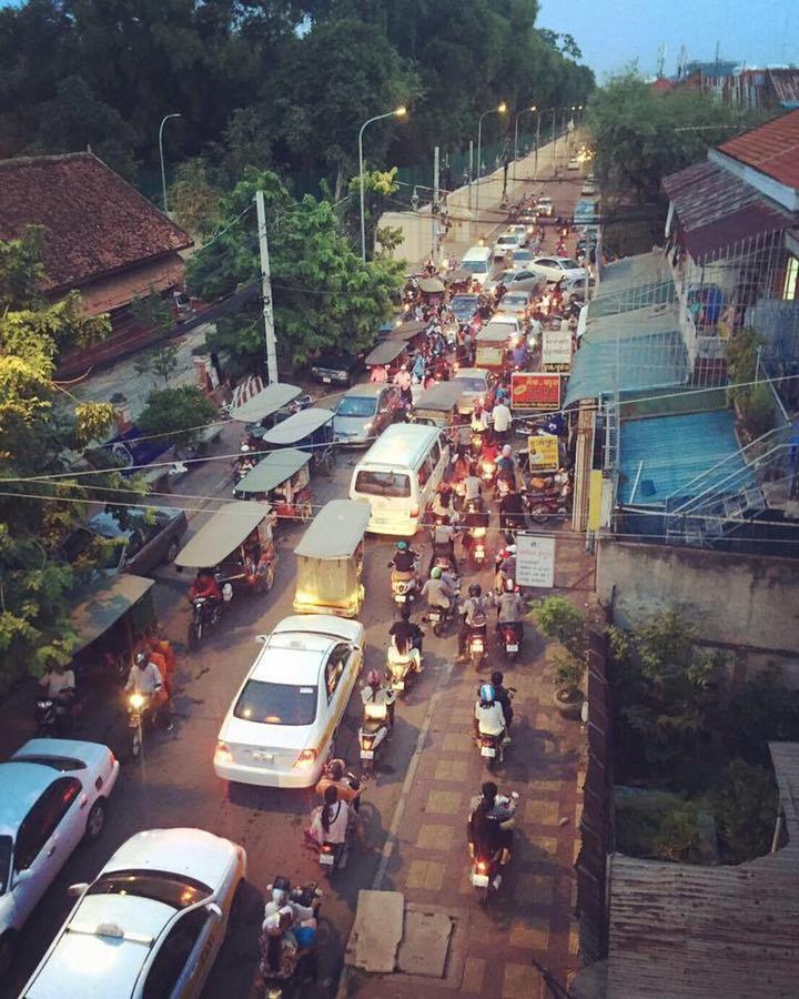 The Share Phnom Penh Hostel Bagian luar foto