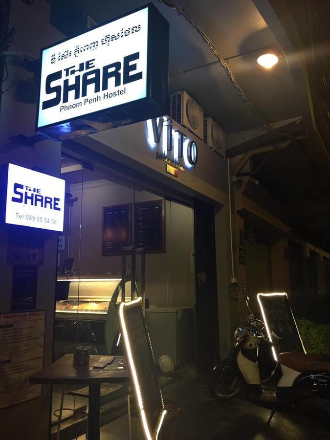 The Share Phnom Penh Hostel Bagian luar foto